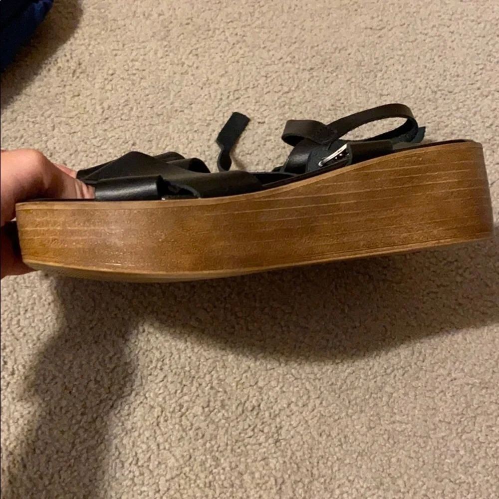 Black platform Steve maddens